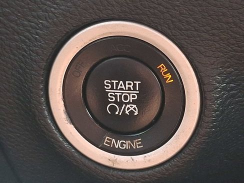 Used 2016 Dodge Challenger R/T Scat Pack w/ Leather Interior Group image 23