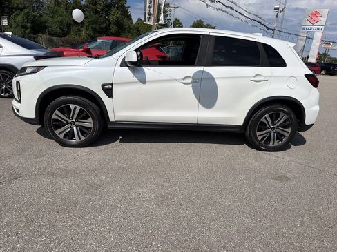Used 2020 Mitsubishi Outlander Sport ES AWD/4WD image 8