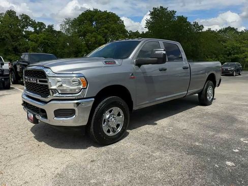 Used 2024 RAM 3500 Tradesman w/ Chrome Appearance Group image 4