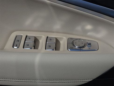 Used 2026 Genesis G70 2.5T image 26