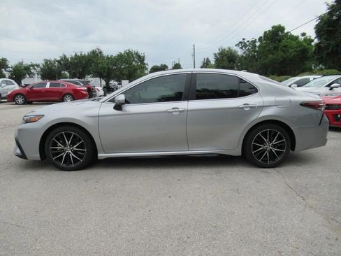 Used 2021 Toyota Camry SE FWD image 8
