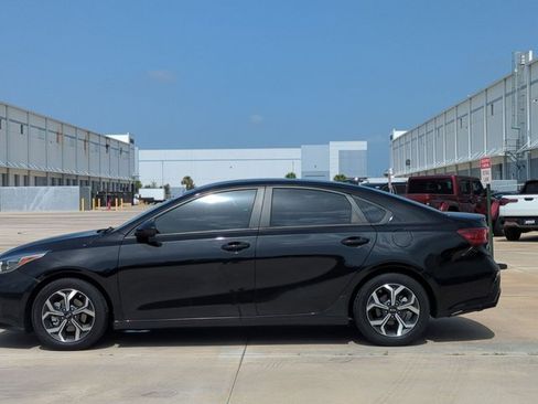 Used 2021 Kia Forte LXS FWD image 9