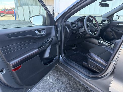 Used 2025 Ford Escape ST-Line Elite w/ Tech Pack #1 image 17