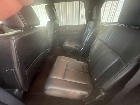 Used 2015 Lincoln Navigator 2WD image 17