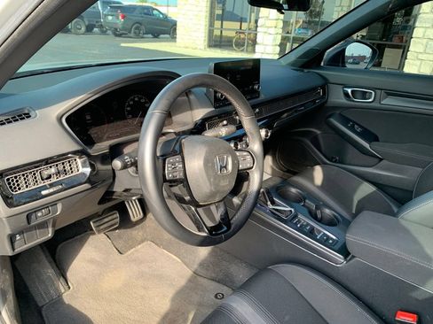 Used 2025 Honda Civic Sport image 23