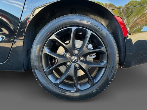 New 2026 Chrysler Pacifica Select w/ S Appearance Package image 10