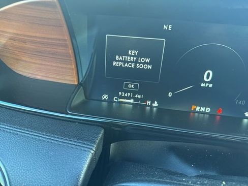 Used 2018 Lincoln Navigator Select image 2