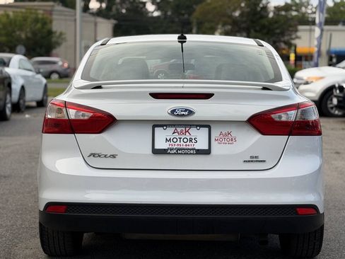 Used 2014 Ford Focus SE w/ Equipment Group 201A FWD image 6