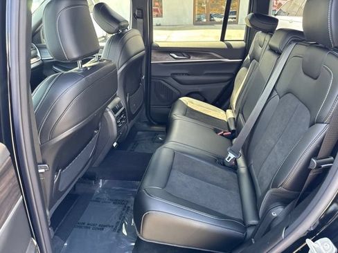 New 2026 Jeep Grand Cherokee Altitude AWD/4WD image 22