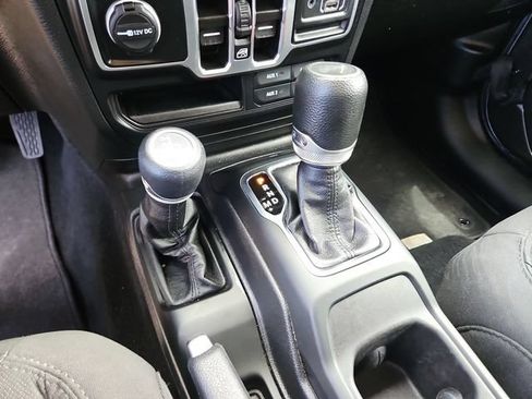 Used 2023 Jeep Wrangler Unlimited Sport AWD/4WD image 15