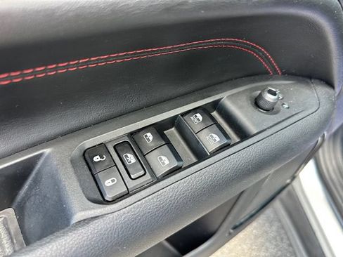 Used 2025 Jeep Compass Trailhawk AWD/4WD image 19