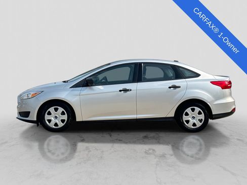 Used 2018 Ford Focus S FWD image 3