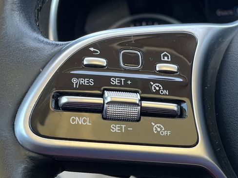 Certified 2021 Mercedes-Benz GLC 300 image 28