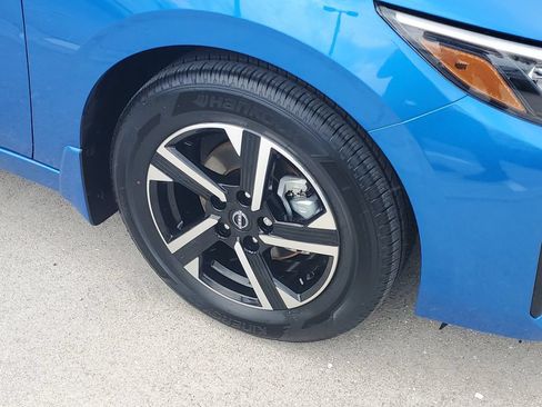 Used 2025 Nissan Sentra SV FWD image 9