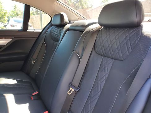 Used 2019 BMW 750i w/ Executive Package RWD image 31
