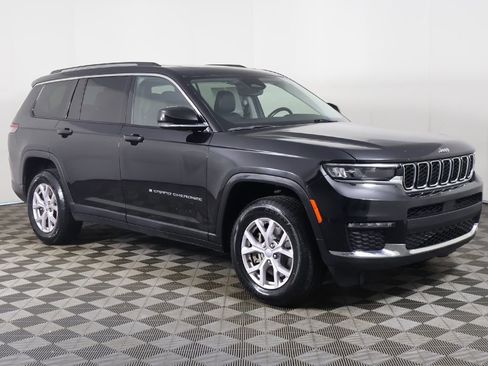 Used 2022 Jeep Grand Cherokee L Limited AWD/4WD image 2