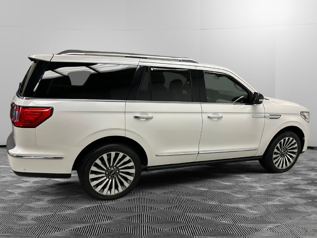 Used 2019 Lincoln Navigator Reserve AWD/4WD image 7