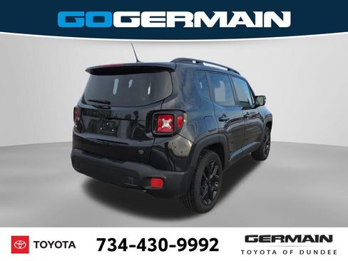 Used 2016 Jeep Renegade Latitude image 8