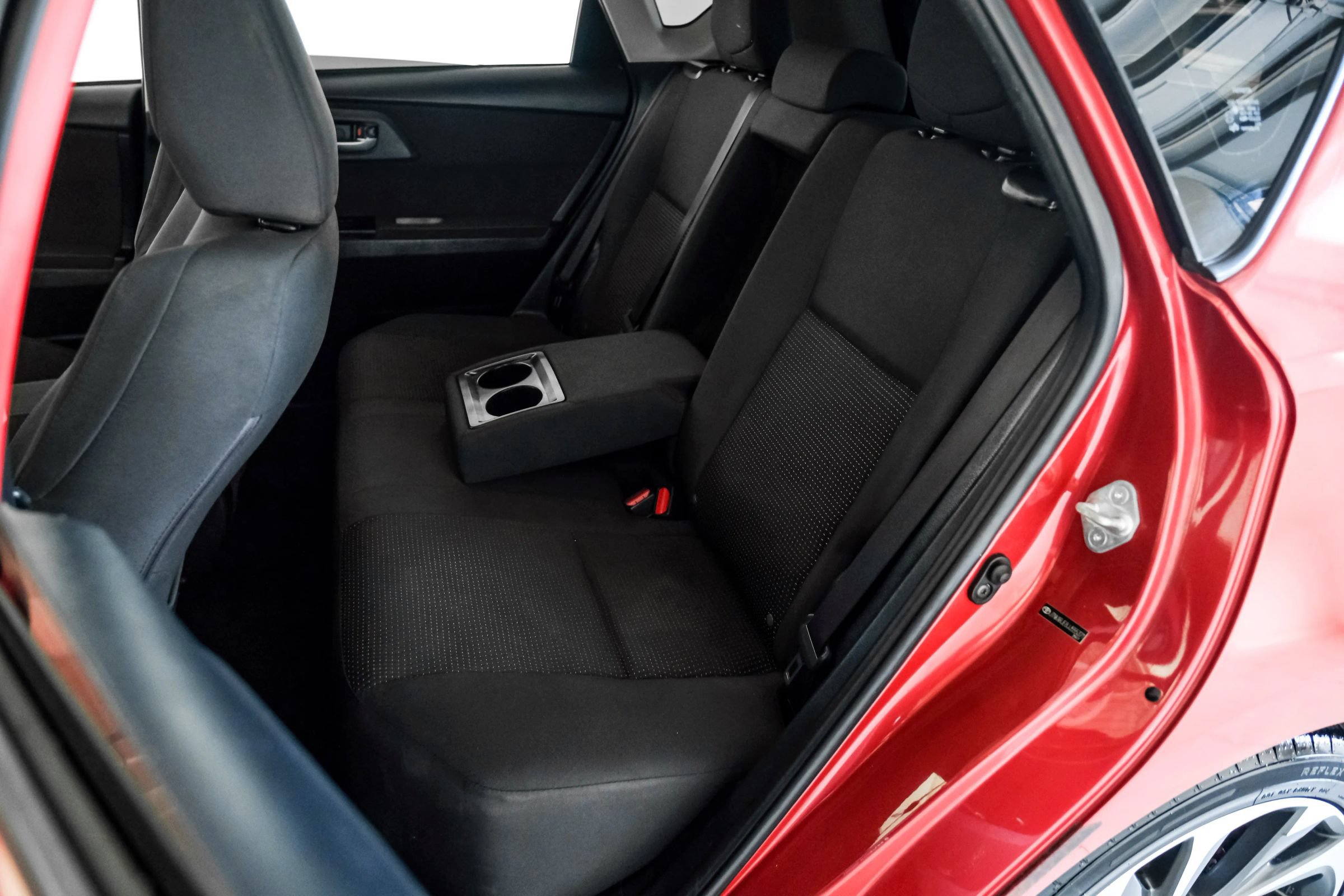 Used 2018 Toyota Corolla iM FWD image 33
