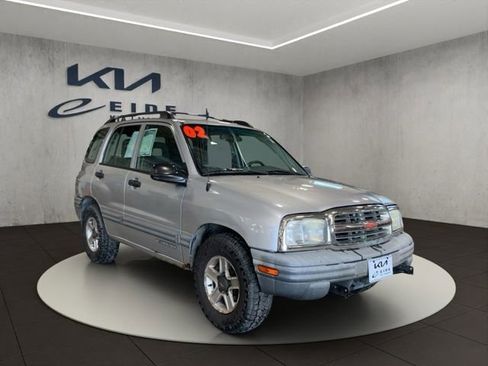 Used 2002 Chevrolet Tracker 4WD w/ Preferred Equipment Group image 1