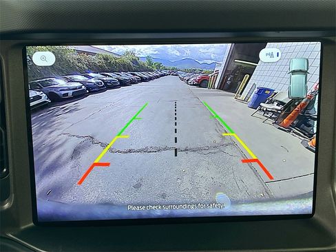 Used 2025 Ford Bronco Badlands image 14