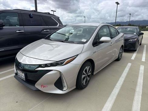 Certified 2018 Toyota Prius Prime Plus FWD image 3