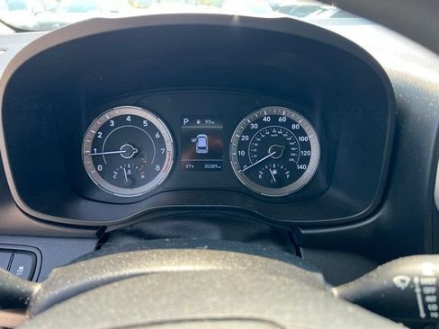 Used 2020 Hyundai Venue SEL FWD image 14