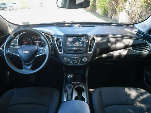 Used 2018 Chevrolet Malibu LS FWD image 14