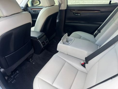 Used 2013 Lexus ES 350 w/ Premium Pkg FWD image 17