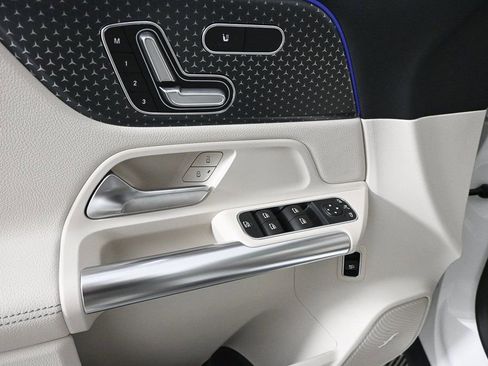 New 2026 Mercedes-Benz GLA 250 GLA 250 image 8