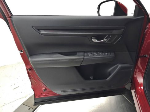Used 2025 Honda CR-V LX image 13