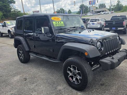 Used 2016 Jeep Wrangler Unlimited Sport w/ Quick Order Package 24S AWD/4WD image 5