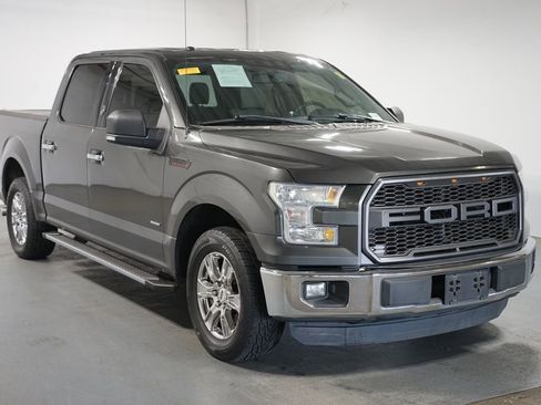 Used 2015 Ford F150 XLT w/ Equipment Group 302A Luxury RWD image 3