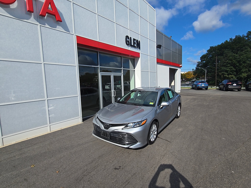 Used 2019 Toyota Camry LE FWD image 1