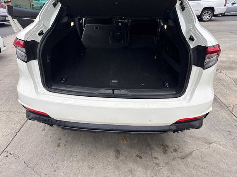 Used 2023 Maserati Levante Modena image 10