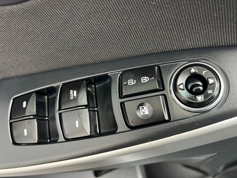 Used 2016 Hyundai Elantra GT w/ Option Group 02 image 11