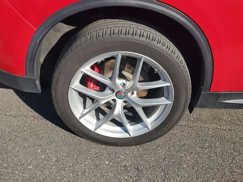 Used 2019 Alfa Romeo Stelvio AWD image 40