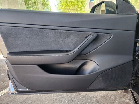 Used 2018 Tesla Model 3 Long Range RWD image 17