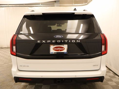 Used 2025 Ford Expedition Max Active AWD/4WD image 5