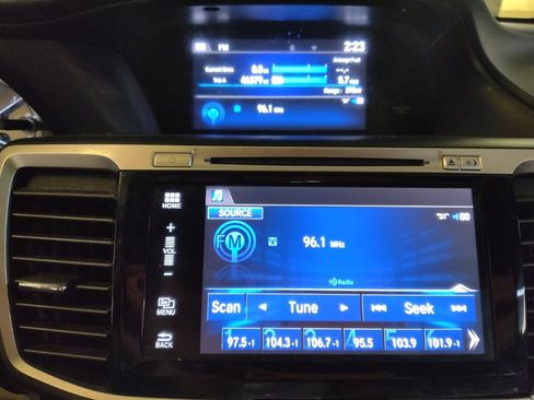 Used 2017 Honda Accord EX image 25