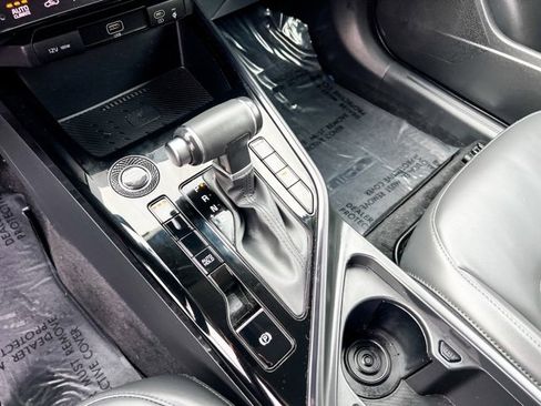 Used 2024 Kia Niro EX image 15