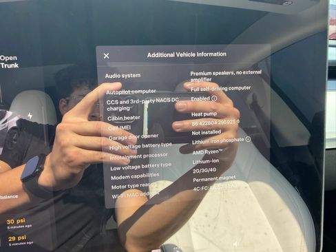 Used 2022 Tesla Model 3 Standard Range RWD image 8