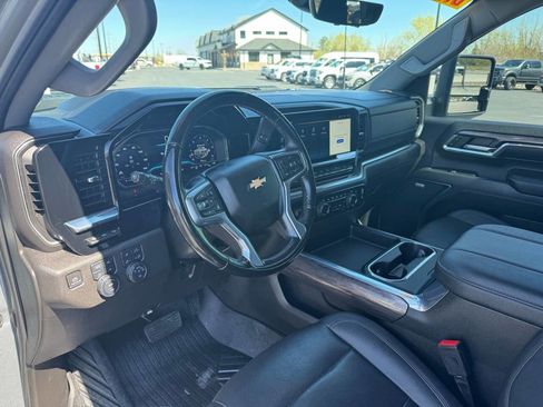 Used 2024 Chevrolet Silverado 2500 LTZ w/ LTZ Premium Package AWD/4WD image 17