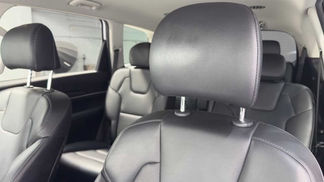 Used 2023 Kia Telluride S FWD image 26