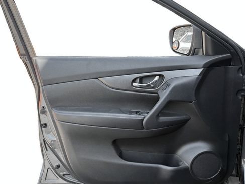 Used 2014 Nissan Rogue S AWD/4WD image 13
