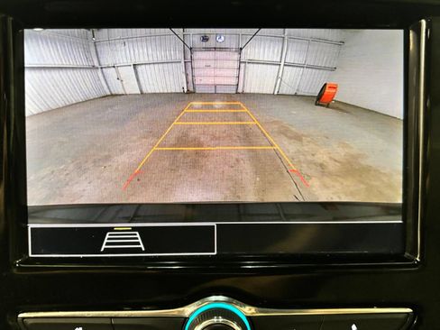 Used 2023 Chevrolet Traverse LS FWD image 14