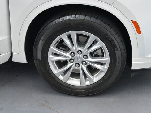 Certified 2025 Cadillac XT6 Luxury FWD image 39