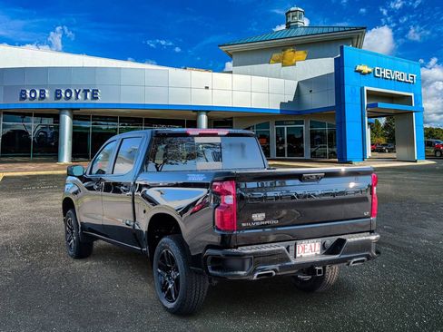 New 2026 Chevrolet Silverado 1500 LT Trail Boss w/ Convenience Package II AWD/4WD image 3