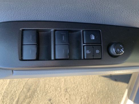 Used 2022 Toyota Camry SE image 16