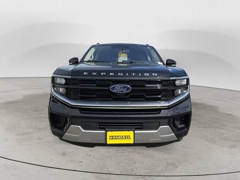 Used 2025 Ford Expedition Platinum AWD/4WD image 4